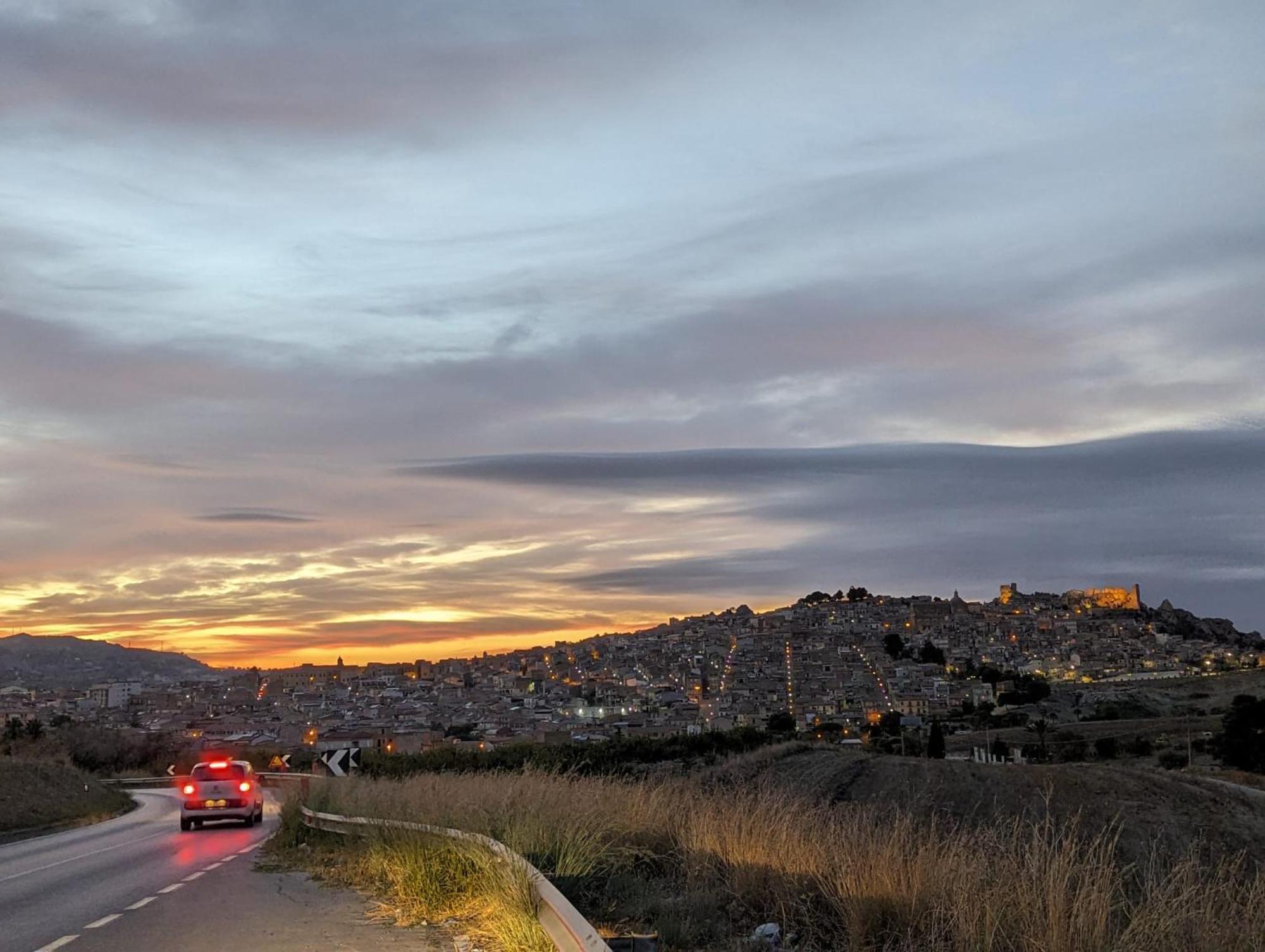 Appartamento "Rina Centro Sicilia" Pietraperzia Exteriér fotografie