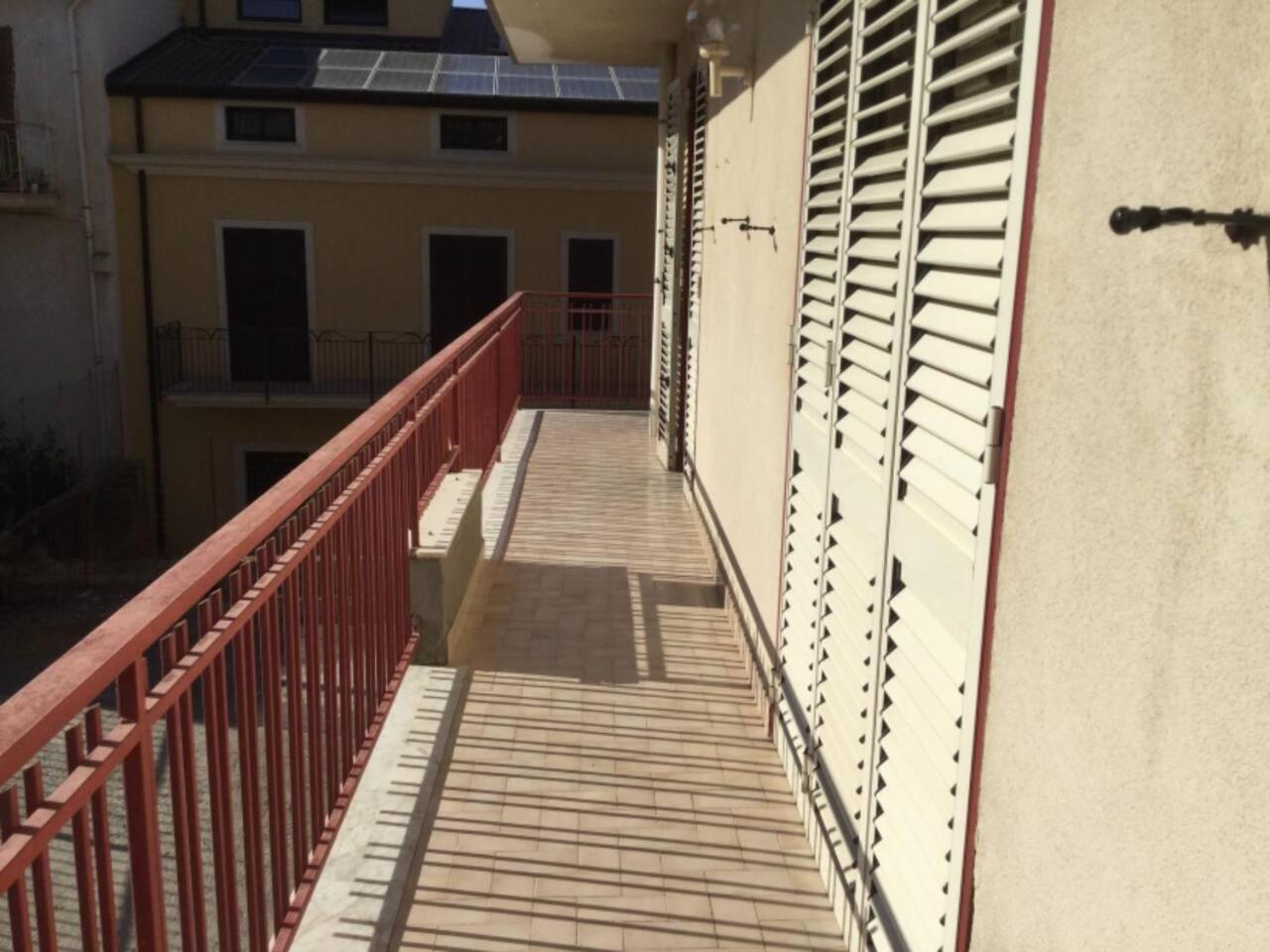 Appartamento "Rina Centro Sicilia" Pietraperzia Exteriér fotografie